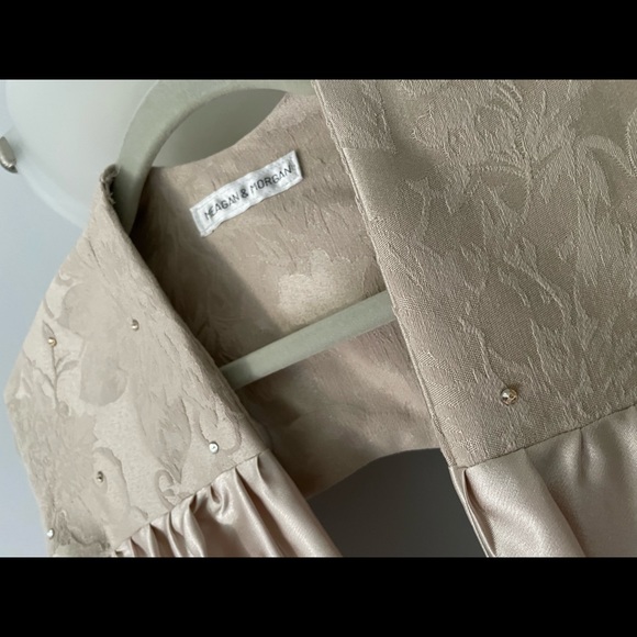 Gold satin top HIGH quality never worn - Picture 2 of 5